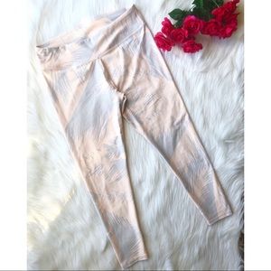 💕 Fabletics Fitness Leggings